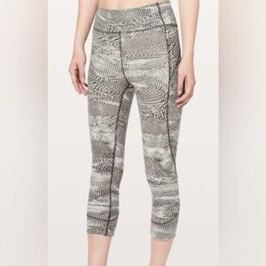 Lululemon In Movement Crop Everlux 19’’ in Swerve Vapor Metal Grey Women’s 10